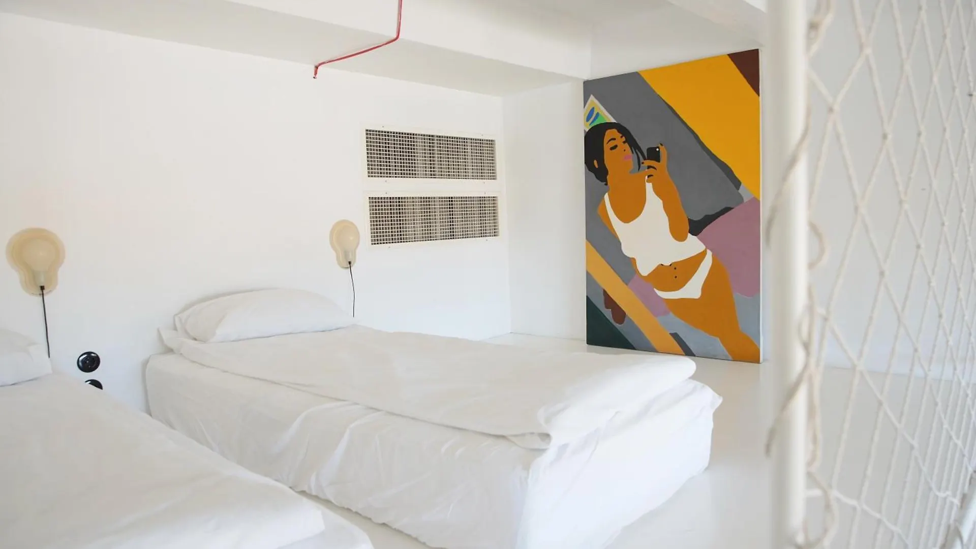 Hotel Fabrika Hostel & Suites