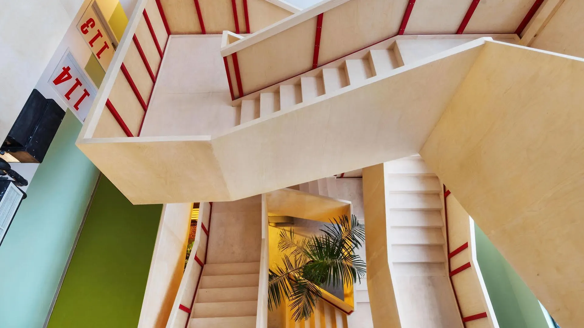 Hotel Fabrika Hostel & Suites