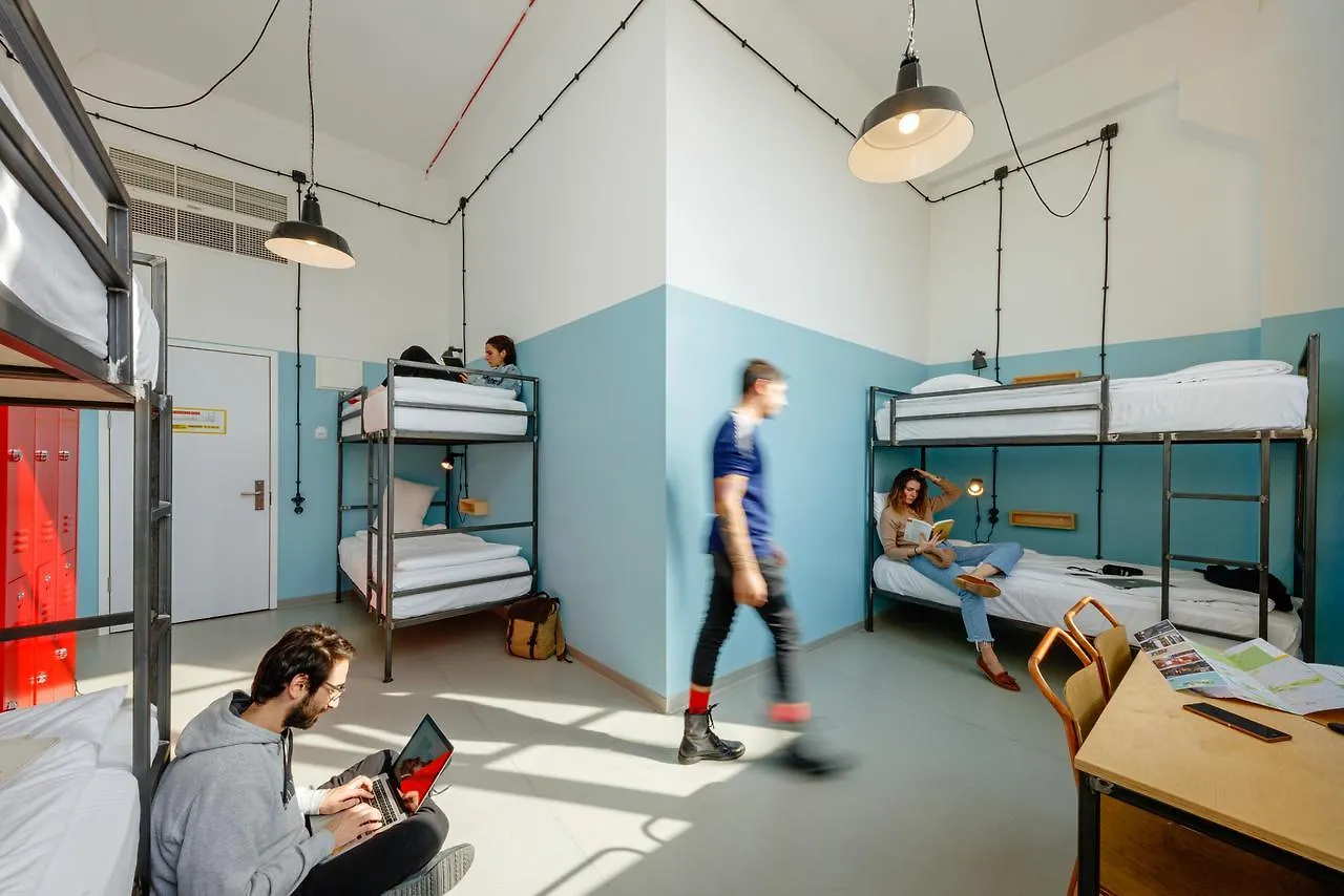 Fabrika Hostel & Suites Tbilisi 2*,  Geórgia